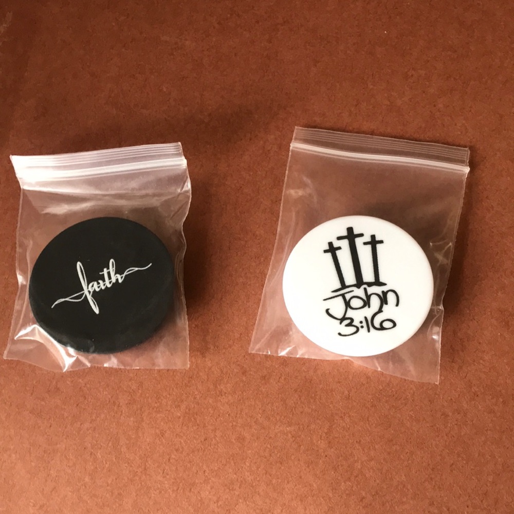 2/$5. Phone pop sockets
